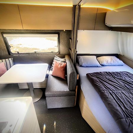 Hotel Glamping Beit Yanai Extérieur photo
