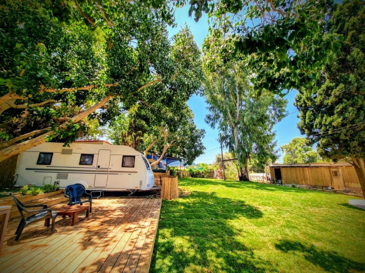 Hotel Glamping Beit Yanai Extérieur photo