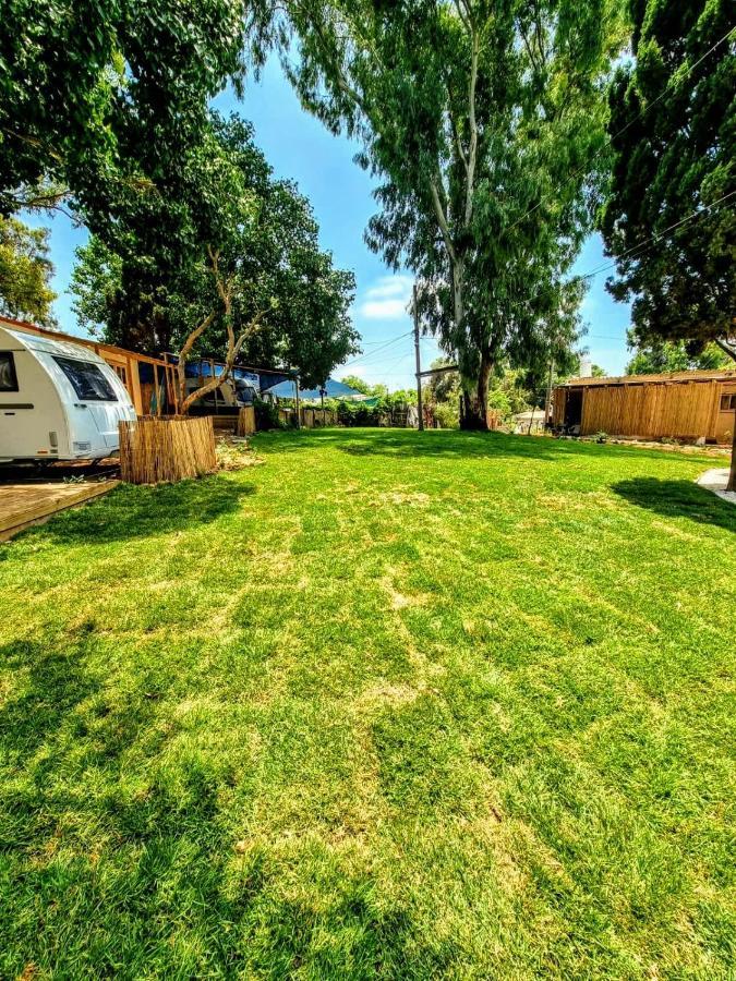 Hotel Glamping Beit Yanai Extérieur photo